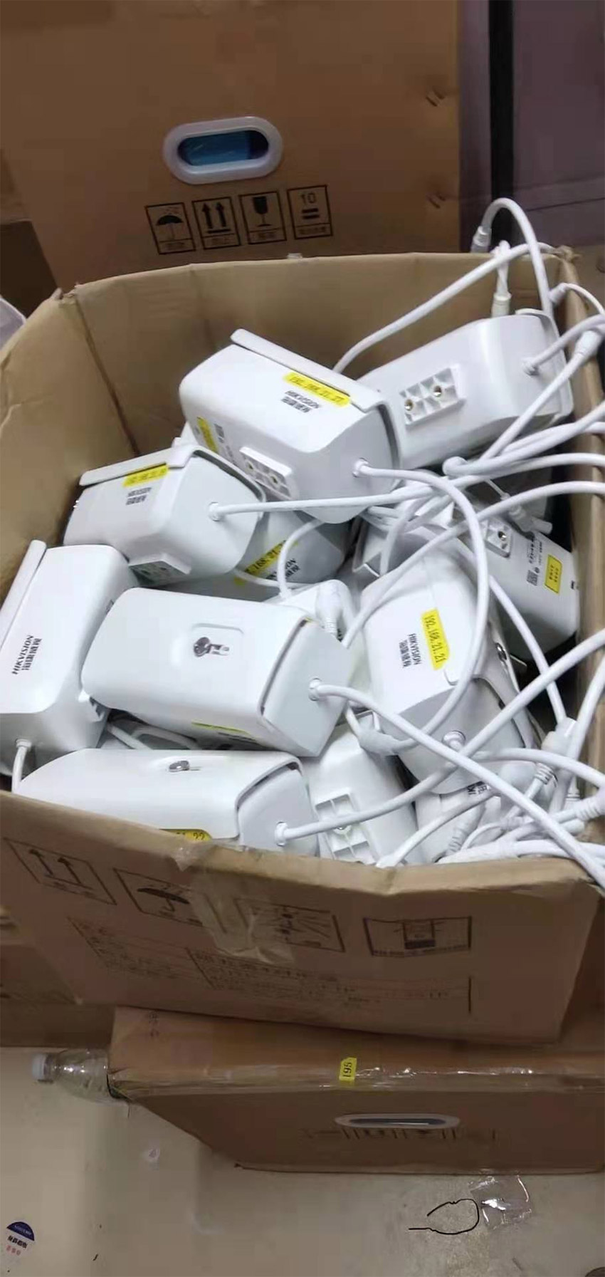 广州某电气设备有限公司机房组建弱电工程