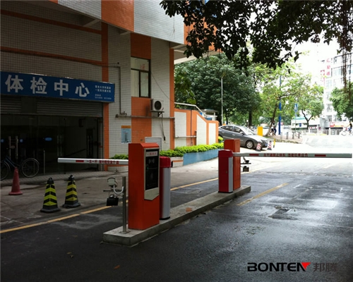 广氮小区停车场道闸系统监控一体化建设